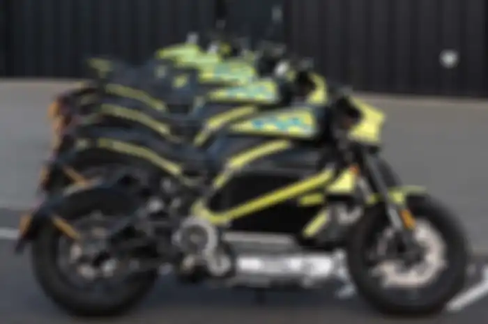 Kedatangan Presiden Joko Widodo, polisi Glasgow bawa motor listrik Harley-Davidson LiveWire.