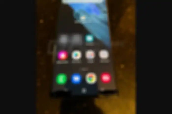 Bocoran desain layar Samsung Galaxy S22 Ultra yang akan berbentuk melengkung (Curved)