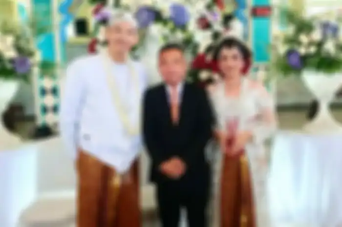 Abu Janda telah meminang gadis pujaan hatinya. Ternyata foto akad nikah yang dibagikan menguak rahasia Permadi Arya.