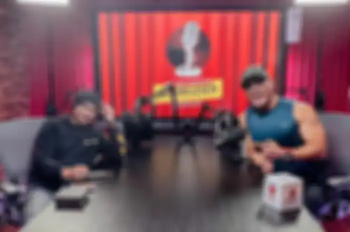 Anji bilang dia sekamar dengan Coki Pardede. Itu sebabnya, Anji kemudian mengungkap tabiat asli Coki Pardede selama menjalani rehabilitasi.