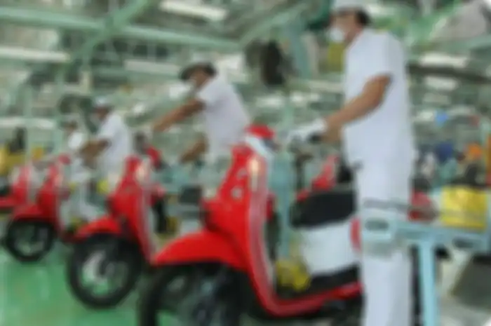 Ilustrasi motor Honda untuk di ekspor ke luar negeri