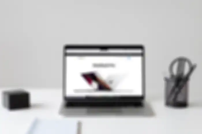 MacBook Pro dengan Notch Simulator
