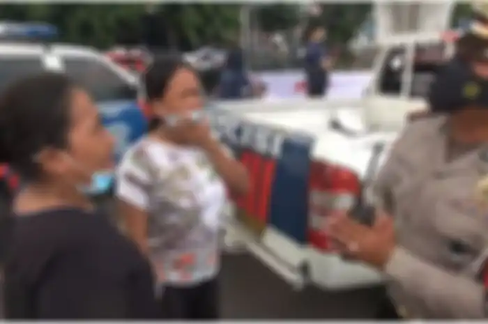 Bawa motor baru keluar dari dealer, emak-emak menangis saat kena tilang razia Operasi Zebra 2021.