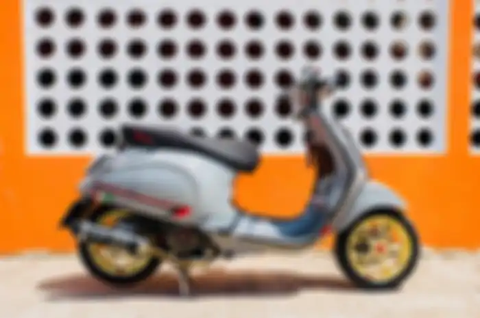 Modifikasi Vespa Sprint 150 ini benar-benar tampil hedon dengan bertabur part mewah!
