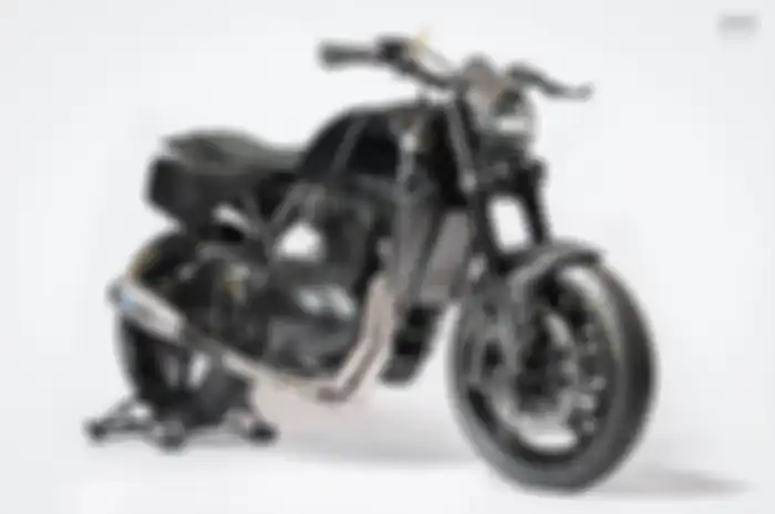 Modifikasi Royal Enfield GT 650 kena modifikasi berkonsep tracker, bodi berlapis full carbon.