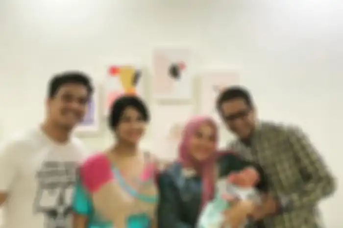 Di antara foto Doddy Sudrajat yang diserbu netizen, potret ayah Vanessa Angel bersama keluarga Bibi mencuri perhatian. Ini ceritanya.