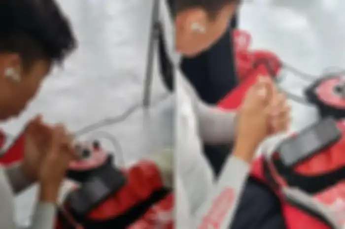 Salut, pembalap Asia Talent Cup berdoa dan mengaji sebelum mulai balapan di Sirkuit Mandalika.