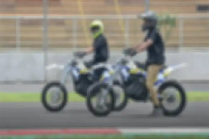 Motor listrik MotoEV garapan Pindad saat diuji di Sirkuit Mandalika.