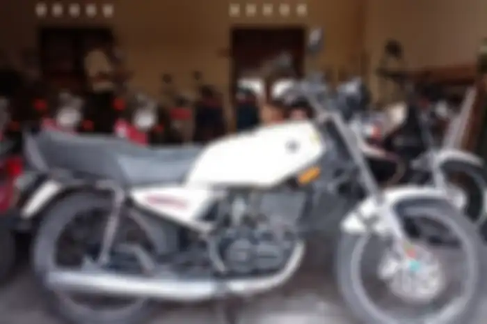 Kantor Pelayanan Kekayaan Negara dan Lelang (KPKNL) akan melelang motor bekas Yamaha RX-King lansiran 2006 cuma Rp 7 jutaan, sikat bro!