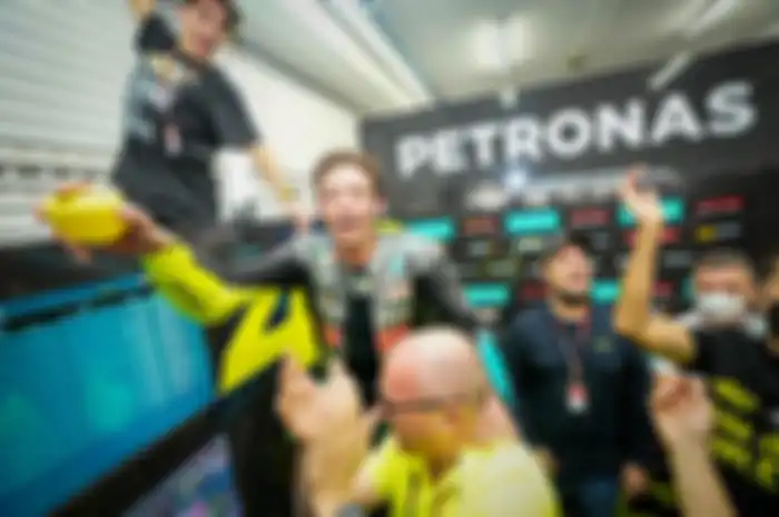 Ilustrasi, Valentino Rossi merayakan ulang tahun ke-43