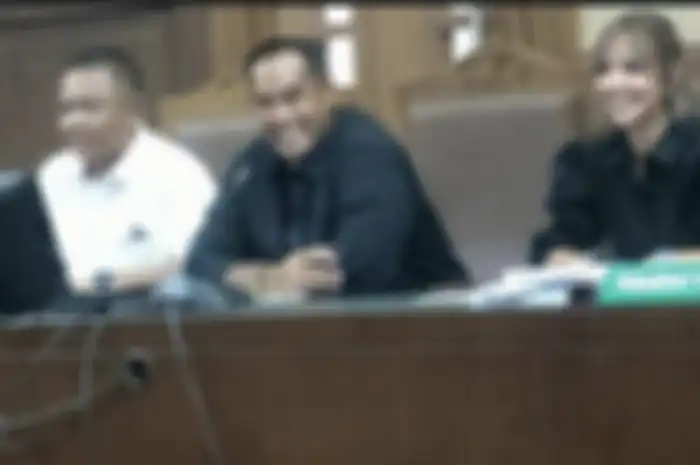 Foto gestur Ardi Bakrie seolah menegaskan kehidupan rumah tangga dia dan Nia Ramadhani baik-baik saja. 