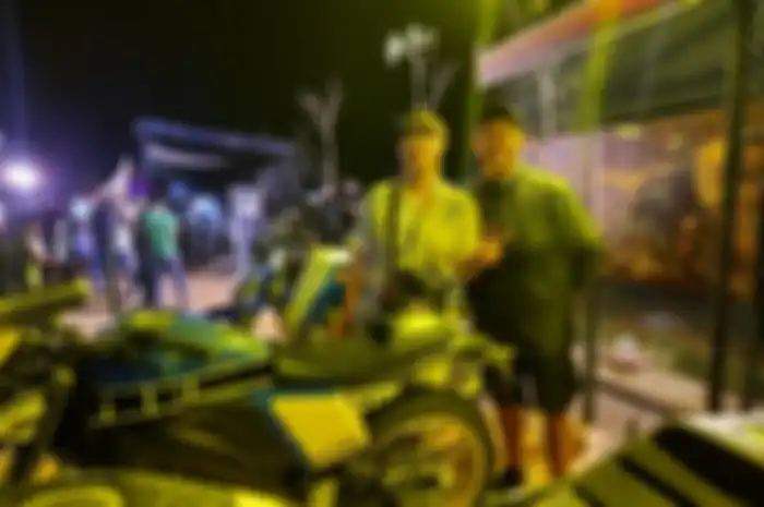 Chandra Perdana Murti (kanan) dan sang istri Irvine Jasta (kiri) selaku penyelenggara BBQ Ride 2021 di Bandung, Sabtu (4/12/2021)