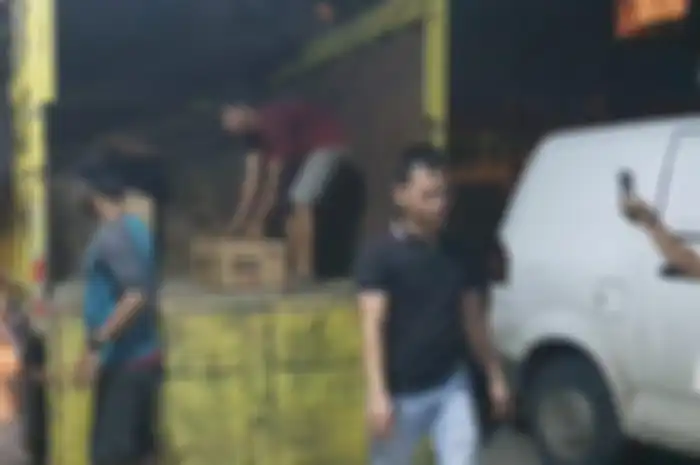 Penggerebekan oleh polisi terungkap 2 merek oli paling sering dipalsu