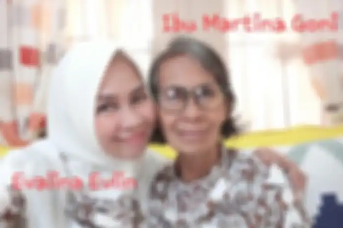 Foto yang dikira Rumini bersama ibunda semasa hidup terlanjur viral, ternyata fakta sebenarnya justru berbeda. Begini klarifikasi dari pemilik foto.