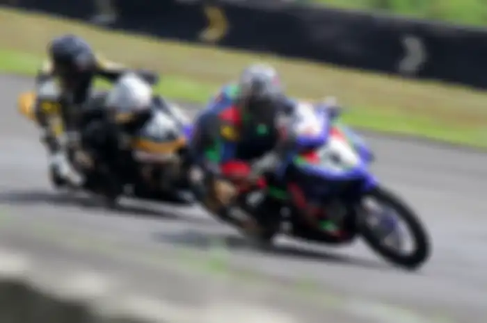Wind shield di motor Honda Supra GTR dan Yamaha MX-King kala Piala Presiden 2021. 