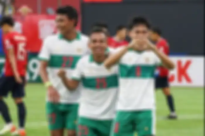 Witan Sulaeman (kanan) berselebrasi golnya