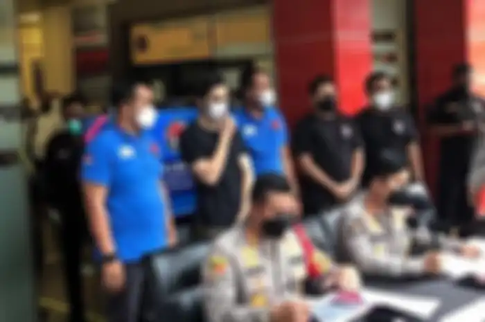Foto Kapolres Jakarta Selatan juga kerap muncul di medsos lantaran rajin melakukan kegiatan penegakan hukum. Begini prestasinya.