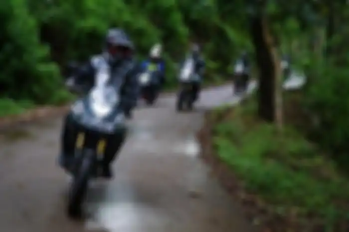 Ilustrasi Touring