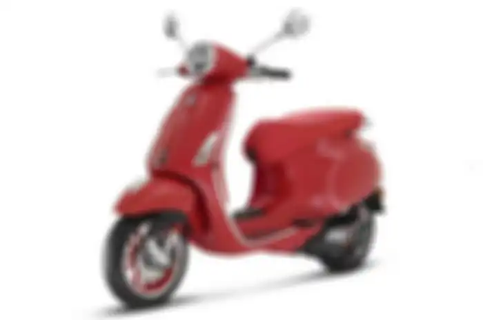 Meluncur motor baru Vespa Elettrica RED pakai warna merah darah, ini makna dibalik warnanya.