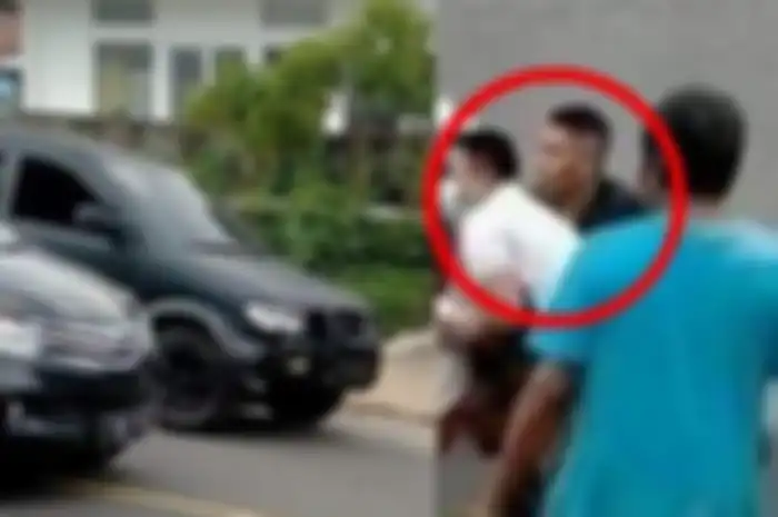Pria diduga pelaku tabrak lari di Nagreg. Handi Saputra  (17) jadi salah satu korban tabrak lari di Nagreg, Jawa Barat, polisi sudah tahu ciri-ciri pelaku.