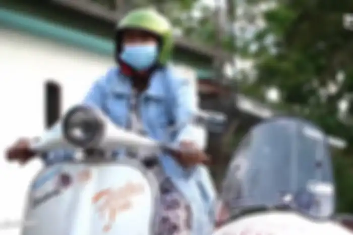 Video mbah Minto jalan-jalan sore naik Vespa Super 150, dijamin bikin bikers ketawa ngakak.