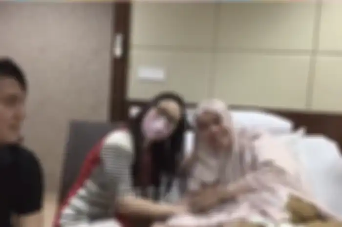 Foto ruangan bayi Lesti Kejora dipotret dari jauh. Akibatnya, foto ini belum menunjukkan kondisi istri Rizky Billar dan bayinya secara jelas.