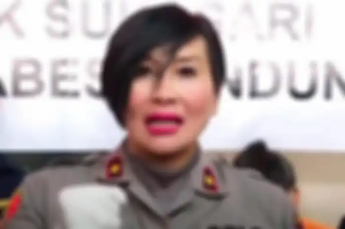 Mantan Kapolsek Astanaanyar, Kompol Yuni Purwanti bersama belasan anak buahnya ditangkap gegara narkoba. Siapa suami Kompol Yuni?