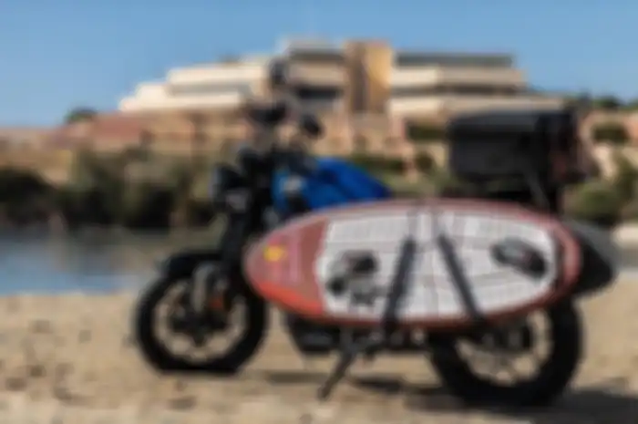 Wuih, modifikasi Yamaha XSR 155 versi Eropa, usung gaya yang cocok untuk pecinta surfing.
