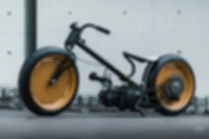Gokil, modifikasi berkonsep hot rod dengan basis SYM Cub, rangka unik bentuk kaki-kaki bikin heran.