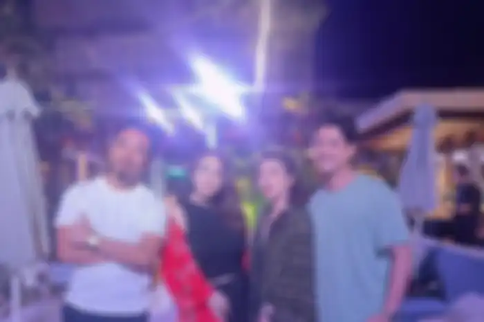 Ayu Aulia sengaja memamerkan foto kebersamaannya dengan Zikri Daulay di akun Instagram miliknya. Dulu sakit hati gegara Vicky Prasetyo.