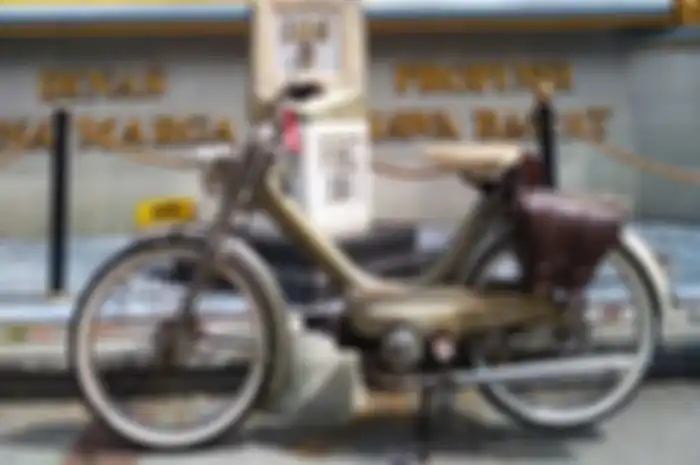 Motor klasik DKW 503 tahun 1968, motor matic buatan Jerman cuma ada satu di Indonesia bro.