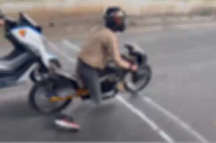 Video mengetes trek balap liar dari Kapolda Metro Jaya, begini kata joki bengkel Duffy Duck Motor (D2M).