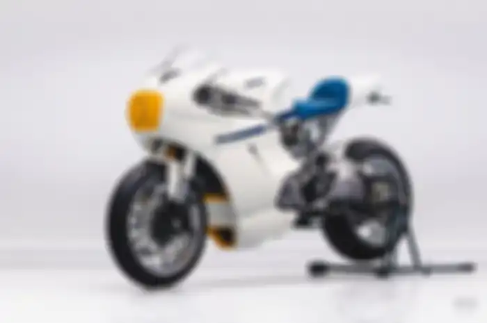 Modifikasi Ducati Monster 1200 disulap jadi motor balap retro, bodi spesial karena penuh karbon.