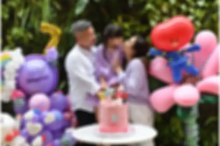 Sinyal-sinyal Gisel dan Gading Marten rujuk makin hangat dibicarakan. Gading Marten kembali rajin mengunggah foto mesranya dengan Gisel.