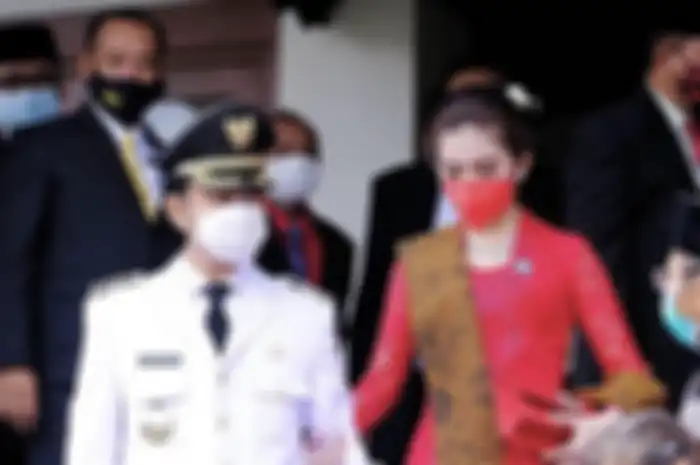 Sejak menikah dengan Gibran Rakabuming, penampilan Selvi Ananda terus menjadi sorotan publik. Foto tas Selvi Ananda bikin syok.