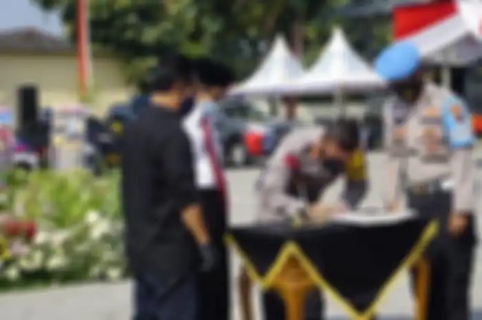 Sayangnya sederet karier mentereng yang dimiliki AKP Eko Marudin itu harus hangus dalam sehari. Kasat Reskrim Polres Boyolali itu harus gigit jari gegara omongan ini.