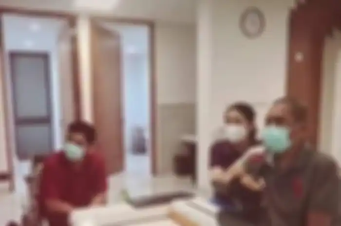 Foto terkini Tukul Arwana diunggah sahabatnya, Maria Vania. Tangis Lesti Kejora pecah melihat kondisi Tukul Arwana yang disebut tutup usia.