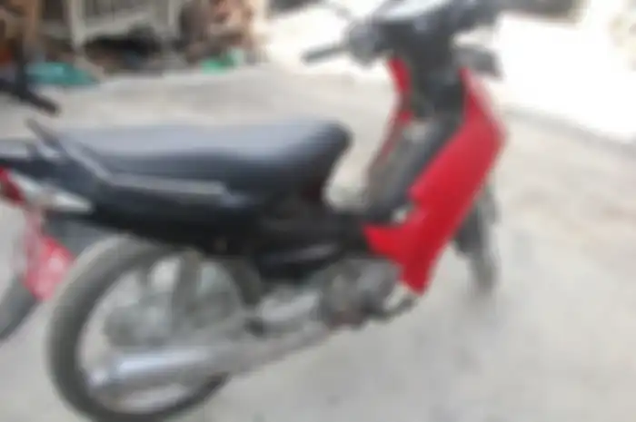 Motor bekas Suzuki Smash dilelang murah meriah.