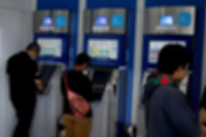 Gak perlu capek antri bayar pajak kendaraan bisa lewat ATM BCA, ketik E-Samsat nomor rangka dan NIK KTP.
