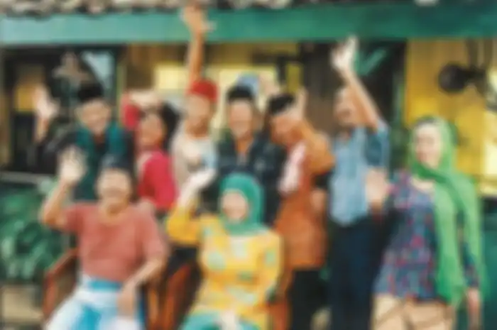 Adik Rano Karno, Suti Karno mengunggah foto yang membuatnya ramai dibahas di jagat maya. Pemain sinetron Si Doel disebut menikah sesama jenis. 