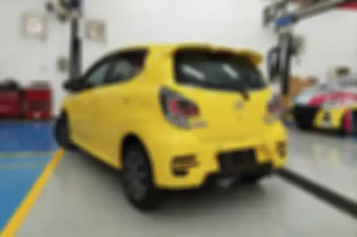 Daihatsu Ayla Deluxe 1.2 R Deluxe AT