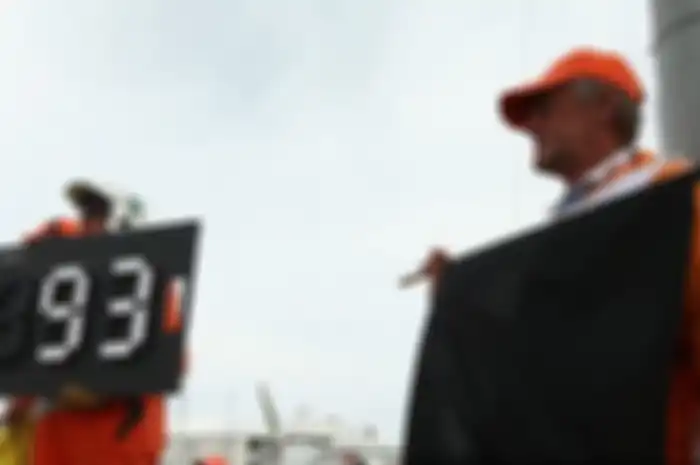 Warna bendera inilah yang ditakutkan para pembalap MotoGP ketika balapan sedang berlangsung di sirkuit.
