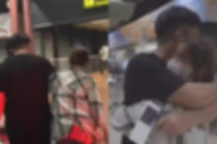  Thariq Halilintar antar Fuji ke bandara.