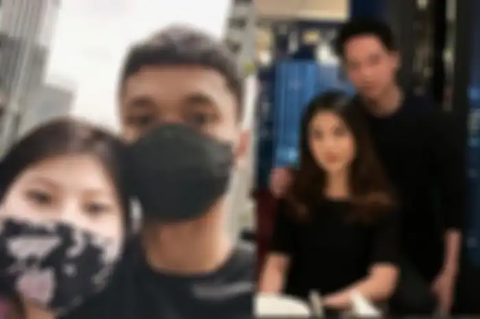Anthony Sinisuka Ginting dan Mitzia Abigail (kiri) serta Kevin Sanjaya bersama Valencia Tanoe (kanan)