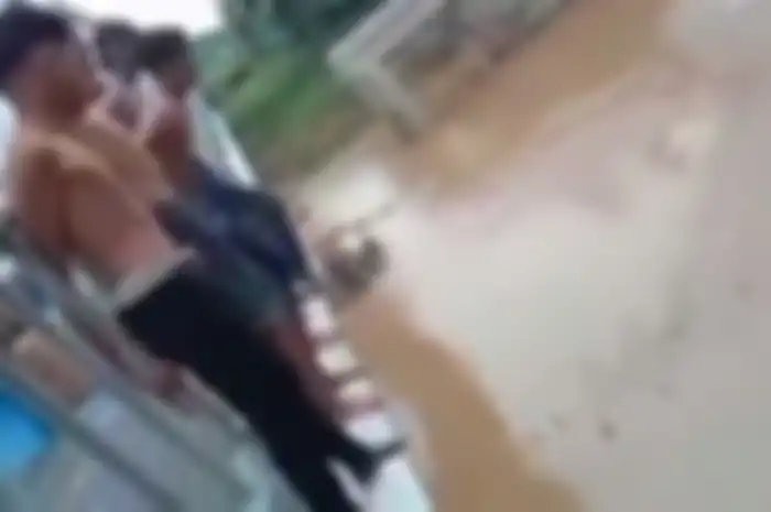 Remaja Brebes nekat lompat ke sungai hanya untuk membuat konten
