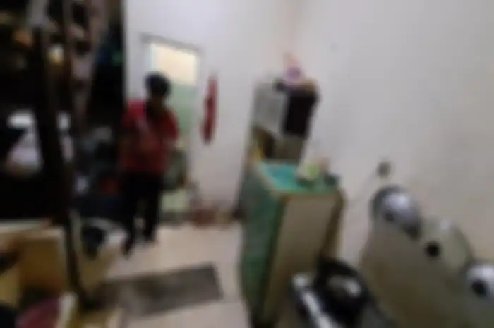 Foto kamar mandi TKP penyekapan AY oleh temannya sendiri di Jatiwaringin. 