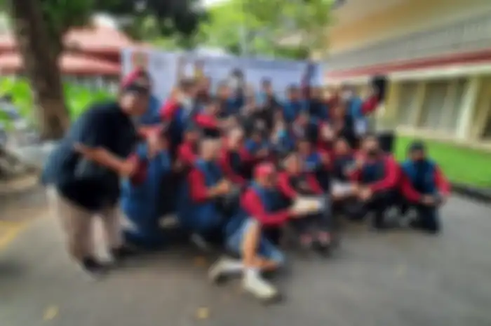 Profil komunitas Vespa Benz Owners (VBO), tempat ngumpulnya pecinta motor Vespa dan mobil Mercedes-Benz.