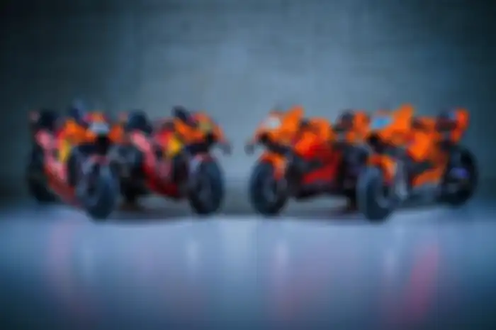 Wuih, begini tampilan livery baru motor tim pabrikan dan satelit KTM untuk MotoGP 2022.