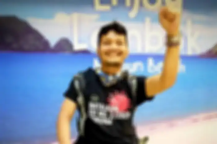 Nicho Silalahi dikecam warga Dayak gegara membuat cuitan kontroversial. Dia pernah menantang Mahfud MD temui KKB Papua.