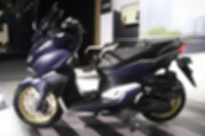 Kaki-kaki Honda Vario 160 makin gambot dengan ban Pirelli upsize